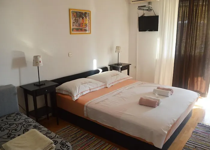 Apartment With Parking Space - 11361
